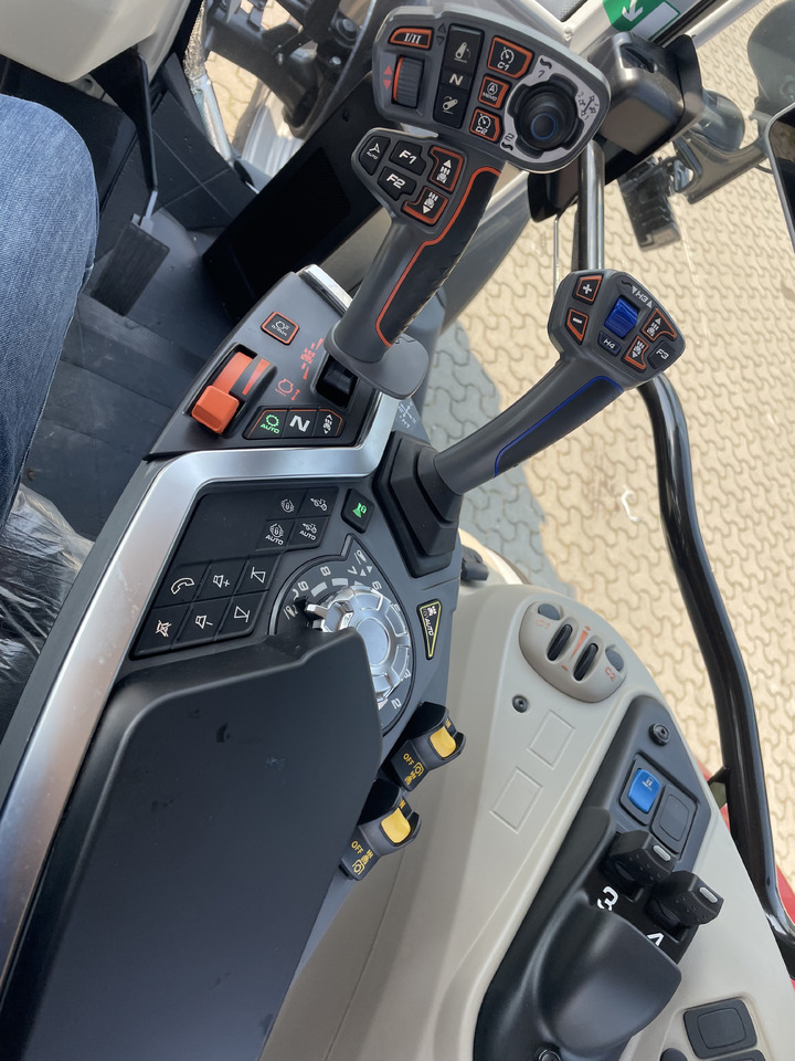 Massey Ferguson 5S.145 Dyna-6 Exclusive - Traktorius: foto 4 Massey Ferguson 5S.145 Dyna-6 Exclusive - Traktorius: foto 4