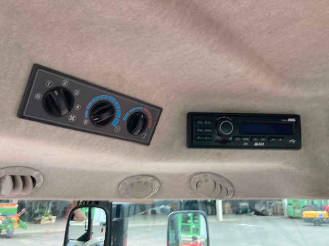 Massey Ferguson 7716 Dyna-6 - Traktorius: foto 4 Massey Ferguson 7716 Dyna-6 - Traktorius: foto 4