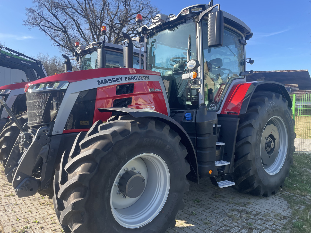 Massey Ferguson 8S.245 Dyna-VT EXCLUSIVE - Traktorius: foto 1 Massey Ferguson 8S.245 Dyna-VT EXCLUSIVE - Traktorius: foto 1