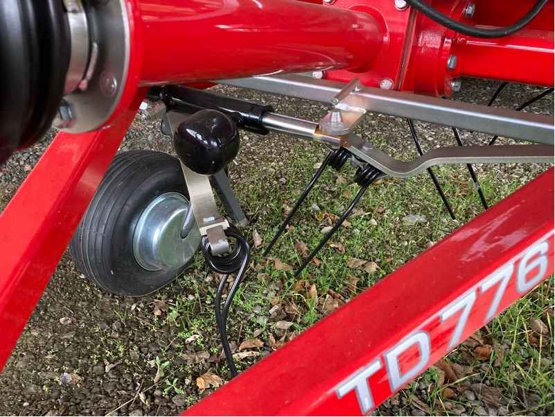 Massey Ferguson TD 776 DN - Šieno grėblys/ Vartytuvas: foto 2 Massey Ferguson TD 776 DN - Šieno grėblys/ Vartytuvas: foto 2