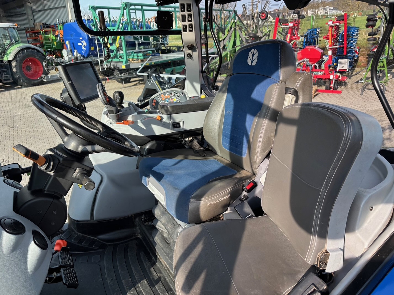 New Holland T 7.270 AC - Traktorius: foto 4 New Holland T 7.270 AC - Traktorius: foto 4