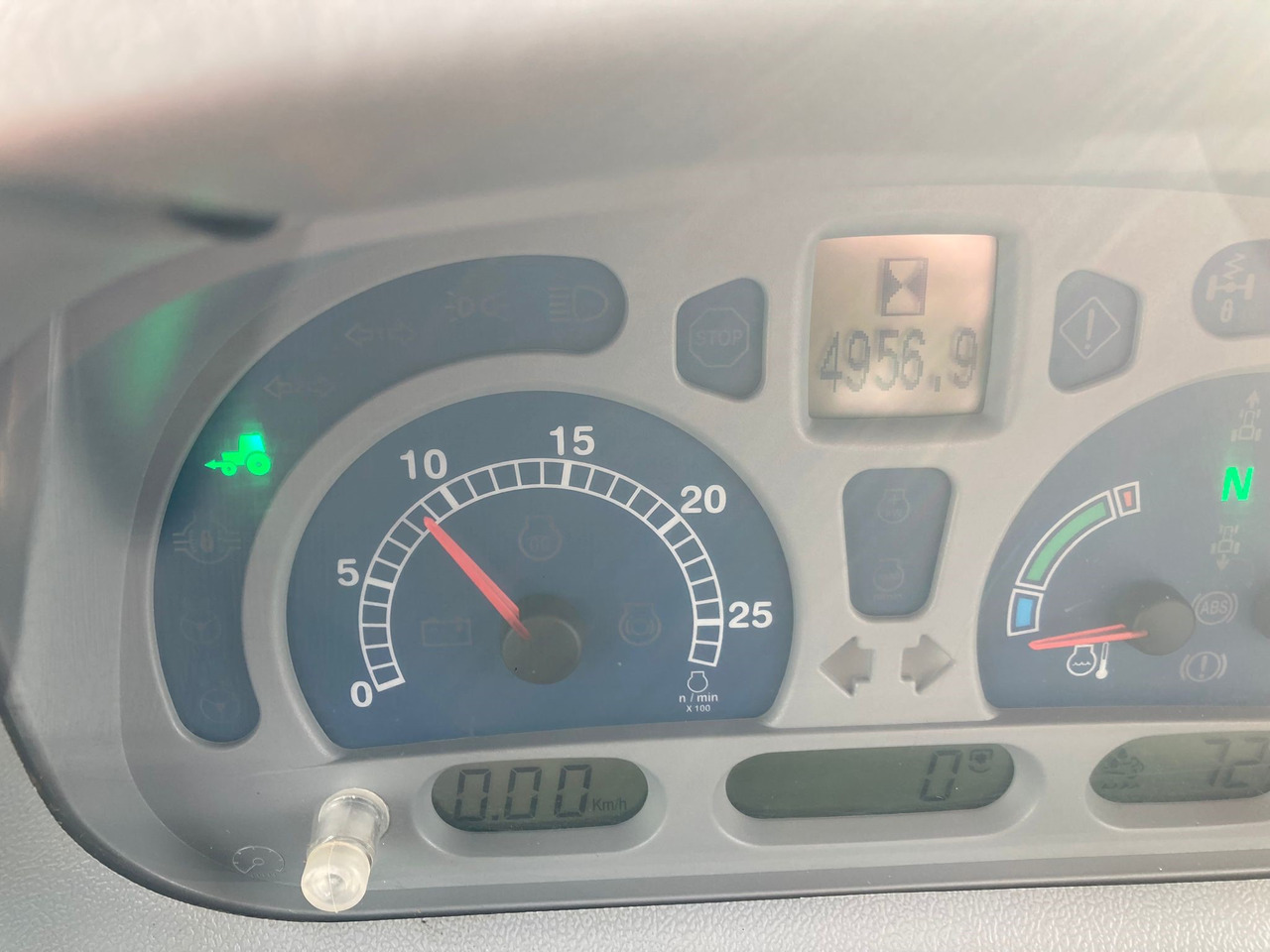 New Holland T7.200 Autocommand - Traktorius: foto 5 New Holland T7.200 Autocommand - Traktorius: foto 5