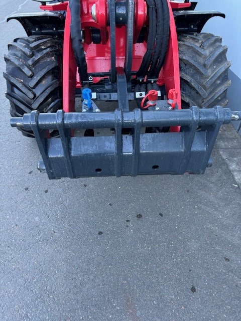 Schäffer Radlader 5680 Z - Ratinis krautuvas: foto 2 Schäffer Radlader 5680 Z - Ratinis krautuvas: foto 2