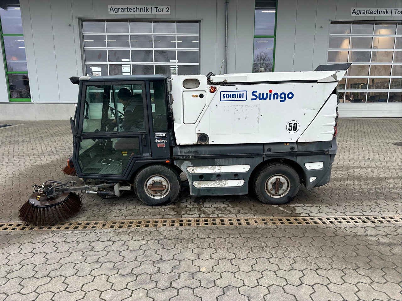 Schmidt Kehrmaschine Compact 200 - Šienapjovė: foto 5 Schmidt Kehrmaschine Compact 200 - Šienapjovė: foto 5