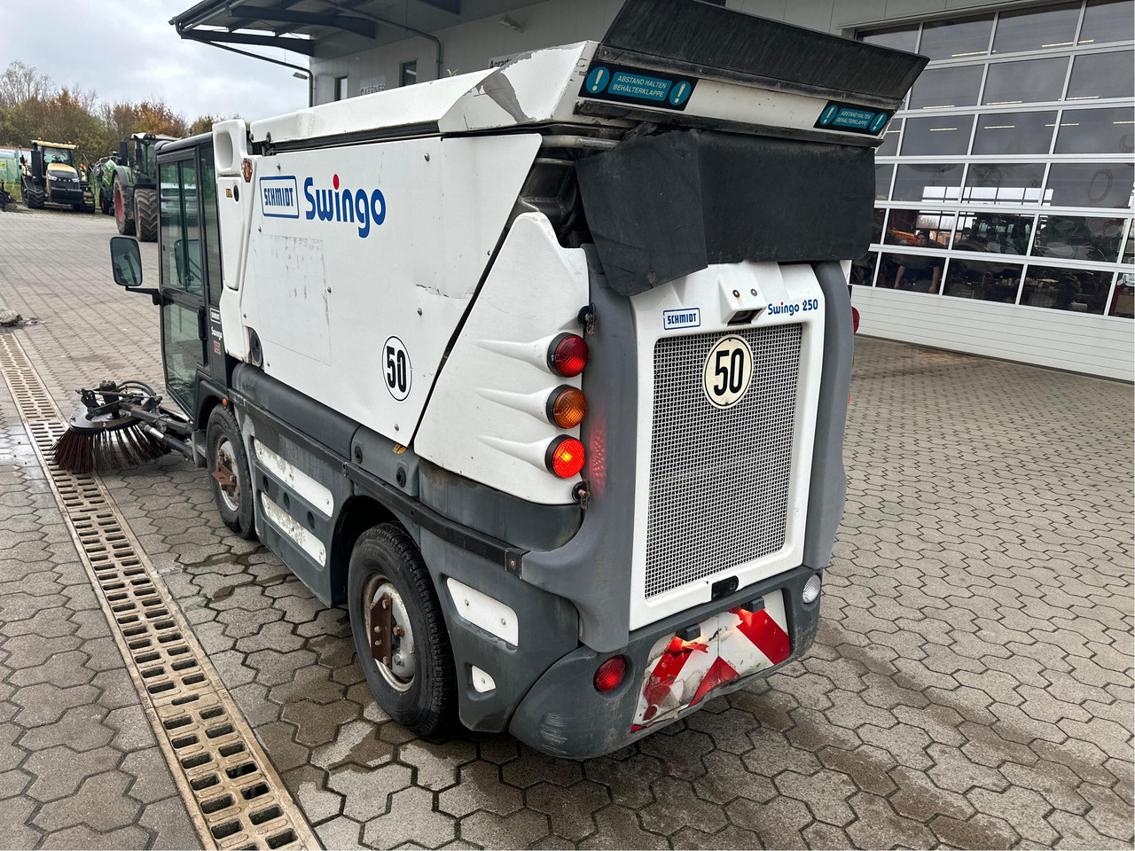 Schmidt Kehrmaschine Compact 200 - Šienapjovė: foto 4 Schmidt Kehrmaschine Compact 200 - Šienapjovė: foto 4