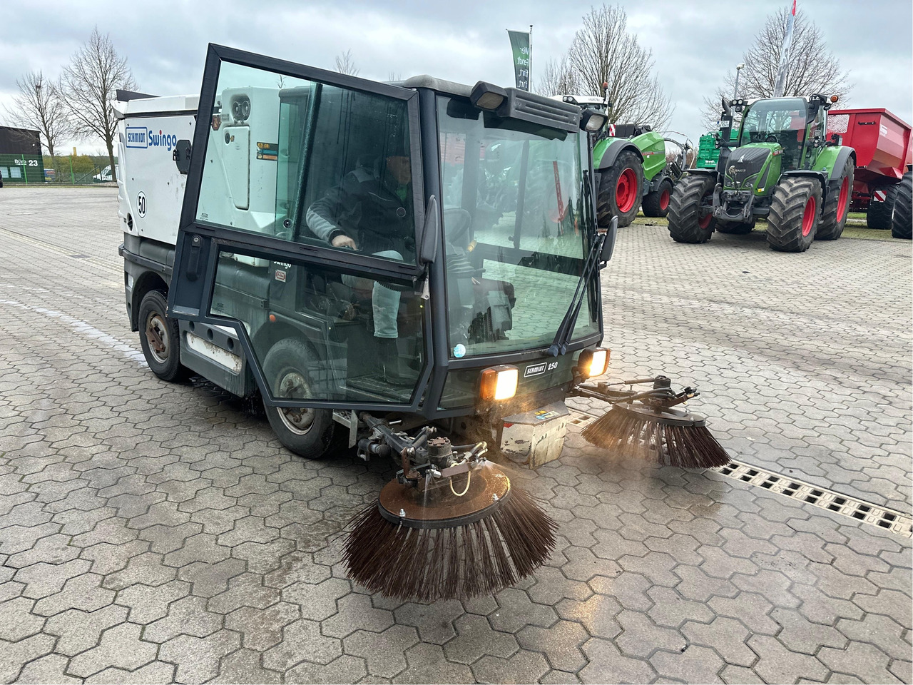 Schmidt Kehrmaschine Compact 200 - Šienapjovė: foto 3 Schmidt Kehrmaschine Compact 200 - Šienapjovė: foto 3