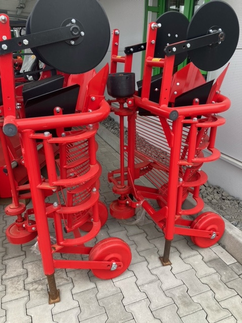 Tehnos IK 1D Kartoffelroder - Kombainas: foto 1 Tehnos IK 1D Kartoffelroder - Kombainas: foto 1