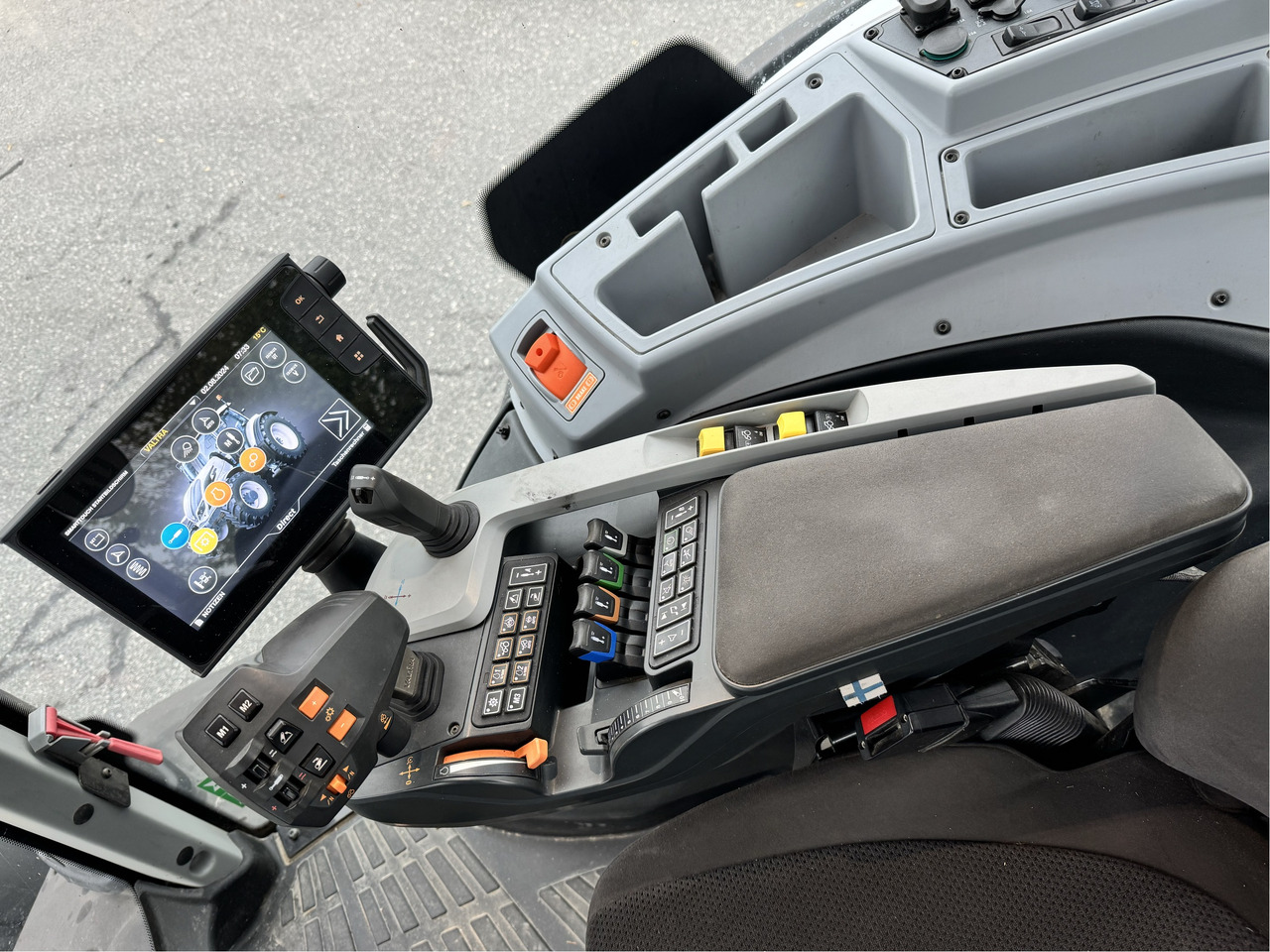 Valtra T234D SmartTouch MR19 - Traktorius: foto 3 Valtra T234D SmartTouch MR19 - Traktorius: foto 3