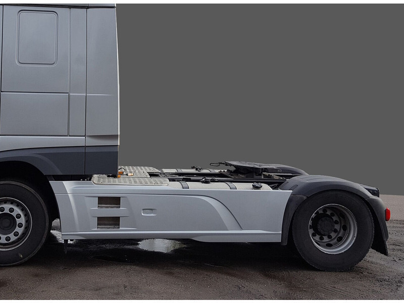 DAF XF106 E6 Sideskirts / Fairings - Aerodinamika/ Spoileris - Sunkvežimis: foto 2 DAF XF106 E6 Sideskirts / Fairings - Aerodinamika/ Spoileris - Sunkvežimis: foto 2