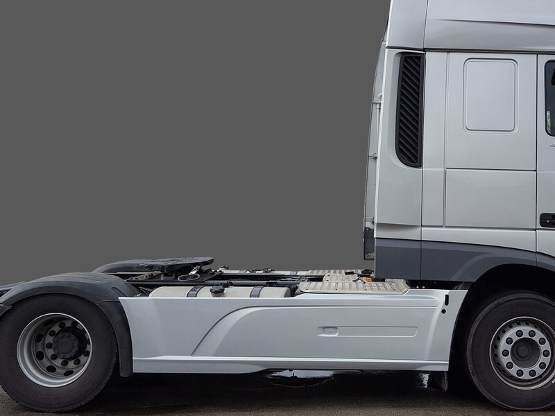DAF XF106 E6 Sideskirts / Fairings - Aerodinamika/ Spoileris - Sunkvežimis: foto 1 DAF XF106 E6 Sideskirts / Fairings - Aerodinamika/ Spoileris - Sunkvežimis: foto 1