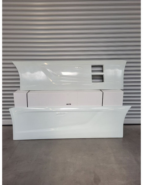 Iveco 3800mm Fuel tank steps / scalini serbatoio - Aerodinamika/ Spoileris - Sunkvežimis: foto 4 Iveco 3800mm Fuel tank steps / scalini serbatoio - Aerodinamika/ Spoileris - Sunkvežimis: foto 4