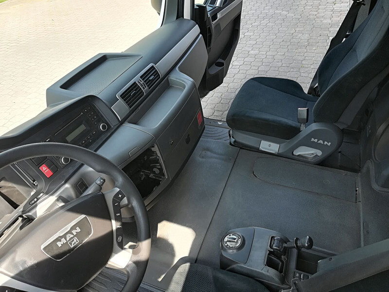 MAN TGX XLX EURO 5 - Kabina ir interjeras - Sunkvežimis: foto 5 MAN TGX XLX EURO 5 - Kabina ir interjeras - Sunkvežimis: foto 5