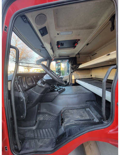 Mercedes-Benz Actros - Kabina ir interjeras - Sunkvežimis: foto 4 Mercedes-Benz Actros - Kabina ir interjeras - Sunkvežimis: foto 4