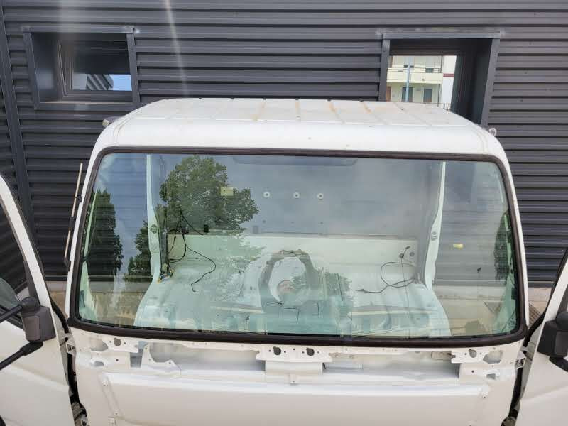 Kabina ir interjeras - Sunkvežimis Mitsubishi Fuso "C": foto 18