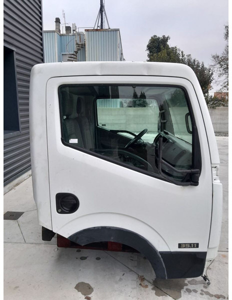 Nissan Cabstar - Kabina ir interjeras - Sunkvežimis: foto 4 Nissan Cabstar - Kabina ir interjeras - Sunkvežimis: foto 4