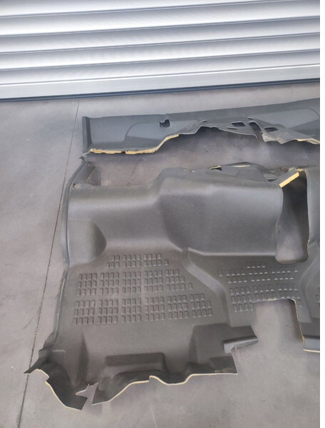 Nissan Floor Mat - Kabina ir interjeras - Sunkvežimis: foto 4 Nissan Floor Mat - Kabina ir interjeras - Sunkvežimis: foto 4
