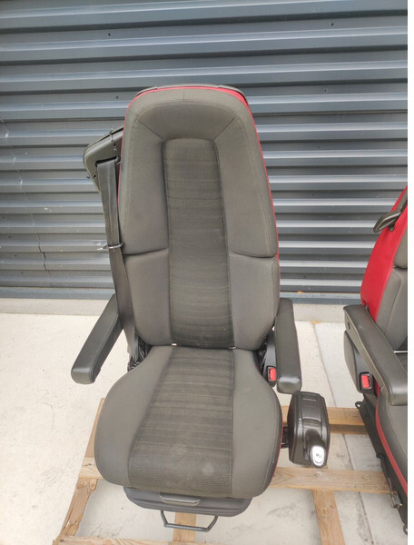 Volvo FH4 - FH13 FH16 - Sėdynė - Sunkvežimis: foto 4 Volvo FH4 - FH13 FH16 - Sėdynė - Sunkvežimis: foto 4