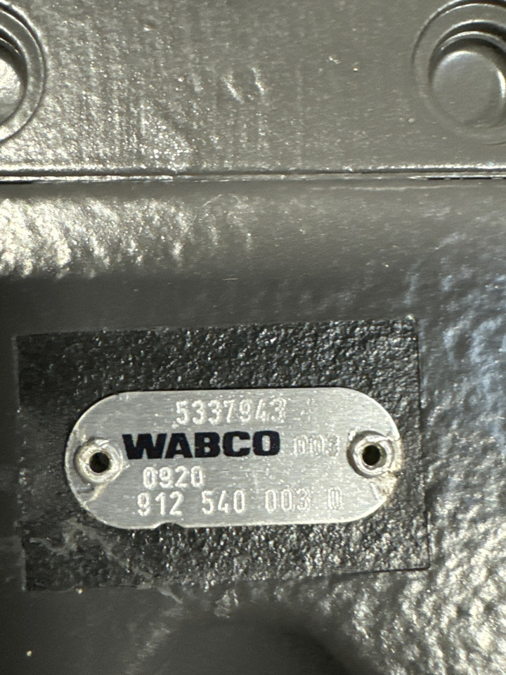 CUMMINGS COMPRESSOR 5337943 - Variklis ir dalys - Sunkvežimis: foto 3 CUMMINGS COMPRESSOR 5337943 - Variklis ir dalys - Sunkvežimis: foto 3