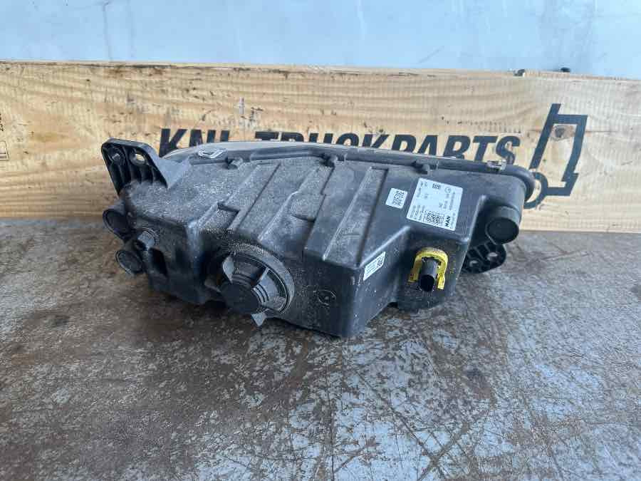 MAN FOG LAMP 81.25204-0001 - Apšvietimas - Sunkvežimis: foto 2 MAN FOG LAMP 81.25204-0001 - Apšvietimas - Sunkvežimis: foto 2