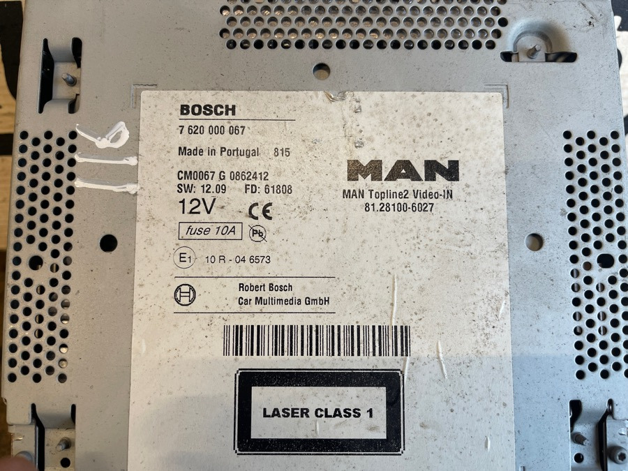 MAN RADIO / NAVI 81.28100-6027 - Kabina ir interjeras - Sunkvežimis: foto 2 MAN RADIO / NAVI 81.28100-6027 - Kabina ir interjeras - Sunkvežimis: foto 2