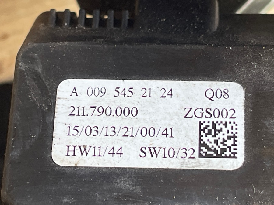 MERCEDES GEAR LEVER A0095452124 - Kabina ir interjeras - Sunkvežimis: foto 3 MERCEDES GEAR LEVER A0095452124 - Kabina ir interjeras - Sunkvežimis: foto 3