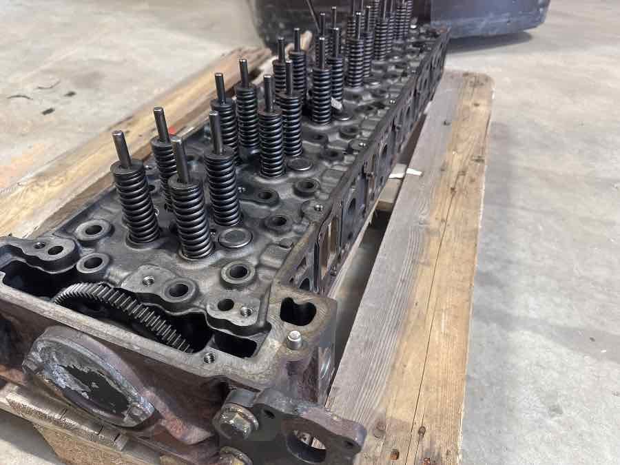 MERCEDES SETRA CYLINDERHEAD A4710102720 - Cilindrų galvutė - Autobusas: foto 2 MERCEDES SETRA CYLINDERHEAD A4710102720 - Cilindrų galvutė - Autobusas: foto 2