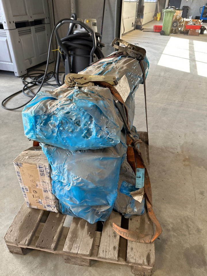 RENAULT D11C BLOK - Variklis ir dalys - Sunkvežimis: foto 2 RENAULT D11C BLOK - Variklis ir dalys - Sunkvežimis: foto 2