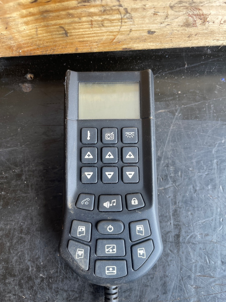 RENAULT REMOTE PANEL 7422133150 - Kabina ir interjeras - Sunkvežimis: foto 1 RENAULT REMOTE PANEL 7422133150 - Kabina ir interjeras - Sunkvežimis: foto 1