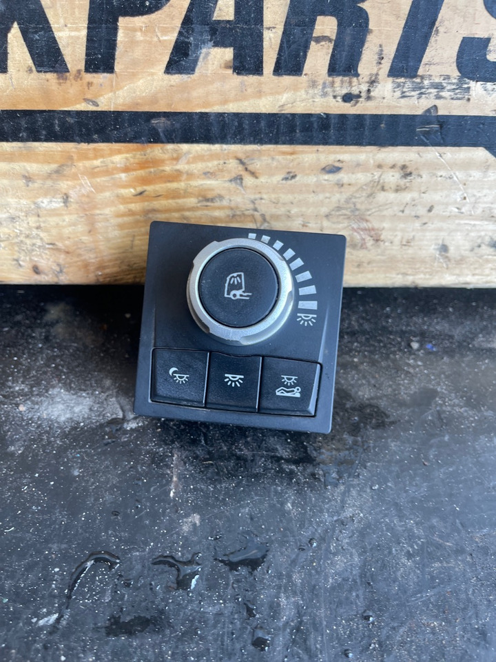 RENAULT SWITCH LIGHT 7421995058 - Kabina ir interjeras - Sunkvežimis: foto 1 RENAULT SWITCH LIGHT 7421995058 - Kabina ir interjeras - Sunkvežimis: foto 1