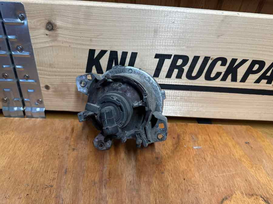 SCANIA FOG LAMP 1852569 - Apšvietimas - Sunkvežimis: foto 2 SCANIA FOG LAMP 1852569 - Apšvietimas - Sunkvežimis: foto 2