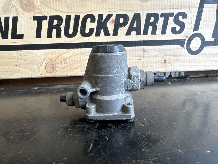 SCANIA PRESSURE VALVE 2205623 - Stabdžių vožtuvas - Sunkvežimis: foto 1 SCANIA PRESSURE VALVE 2205623 - Stabdžių vožtuvas - Sunkvežimis: foto 1