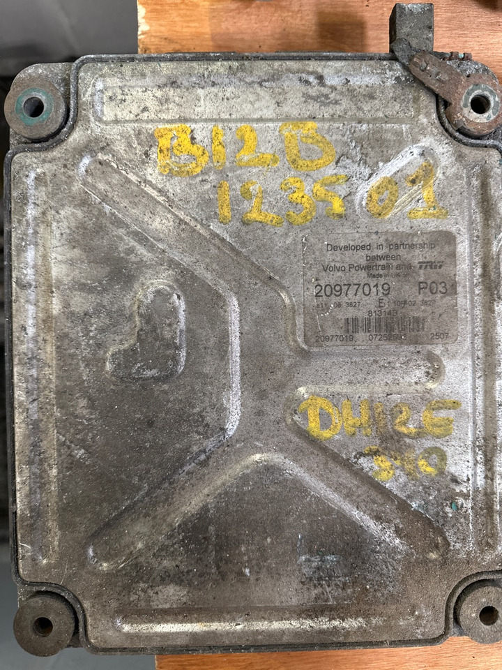 VOLVO ECU 20977019 PO3 - Valdymo blokas - Sunkvežimis: foto 1 VOLVO ECU 20977019 PO3 - Valdymo blokas - Sunkvežimis: foto 1