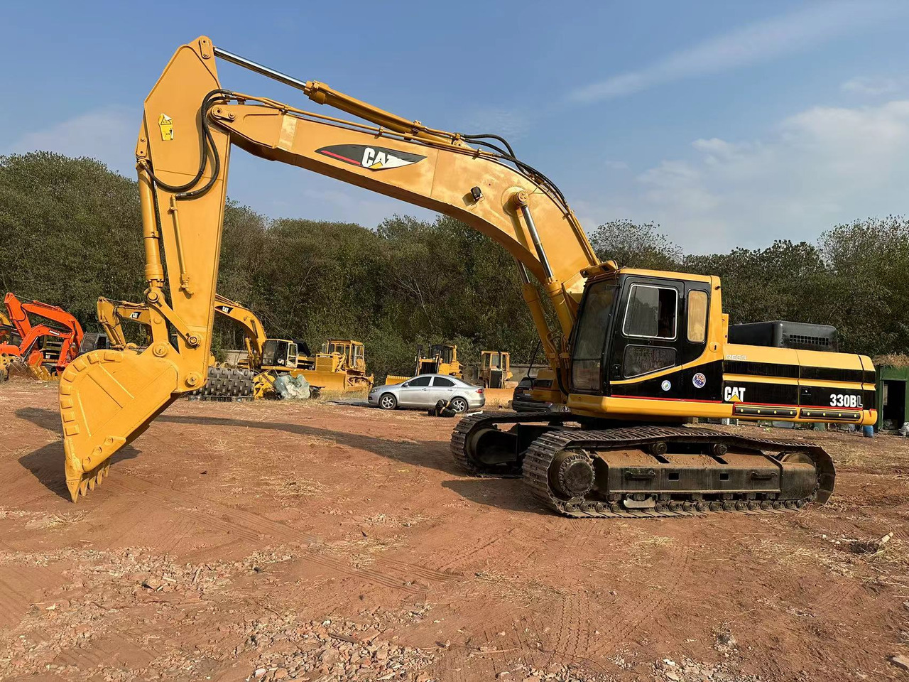 Vikšrinis ekskavatorius CAT 320B: foto 6