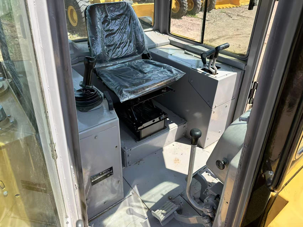 CAT D6G bulldozer - Buldozeris: foto 5 CAT D6G bulldozer - Buldozeris: foto 5