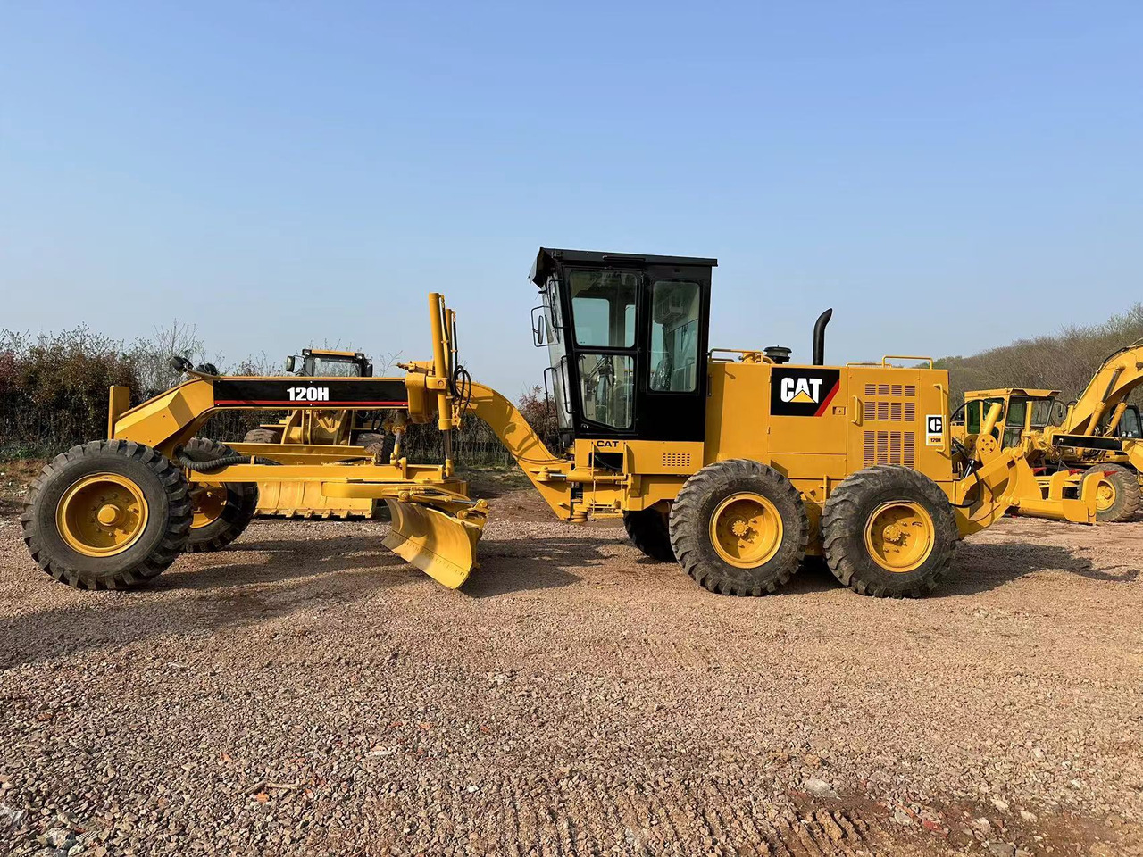 CATERPILLAR 120H motor grader - Greideris: foto 3 CATERPILLAR 120H motor grader - Greideris: foto 3