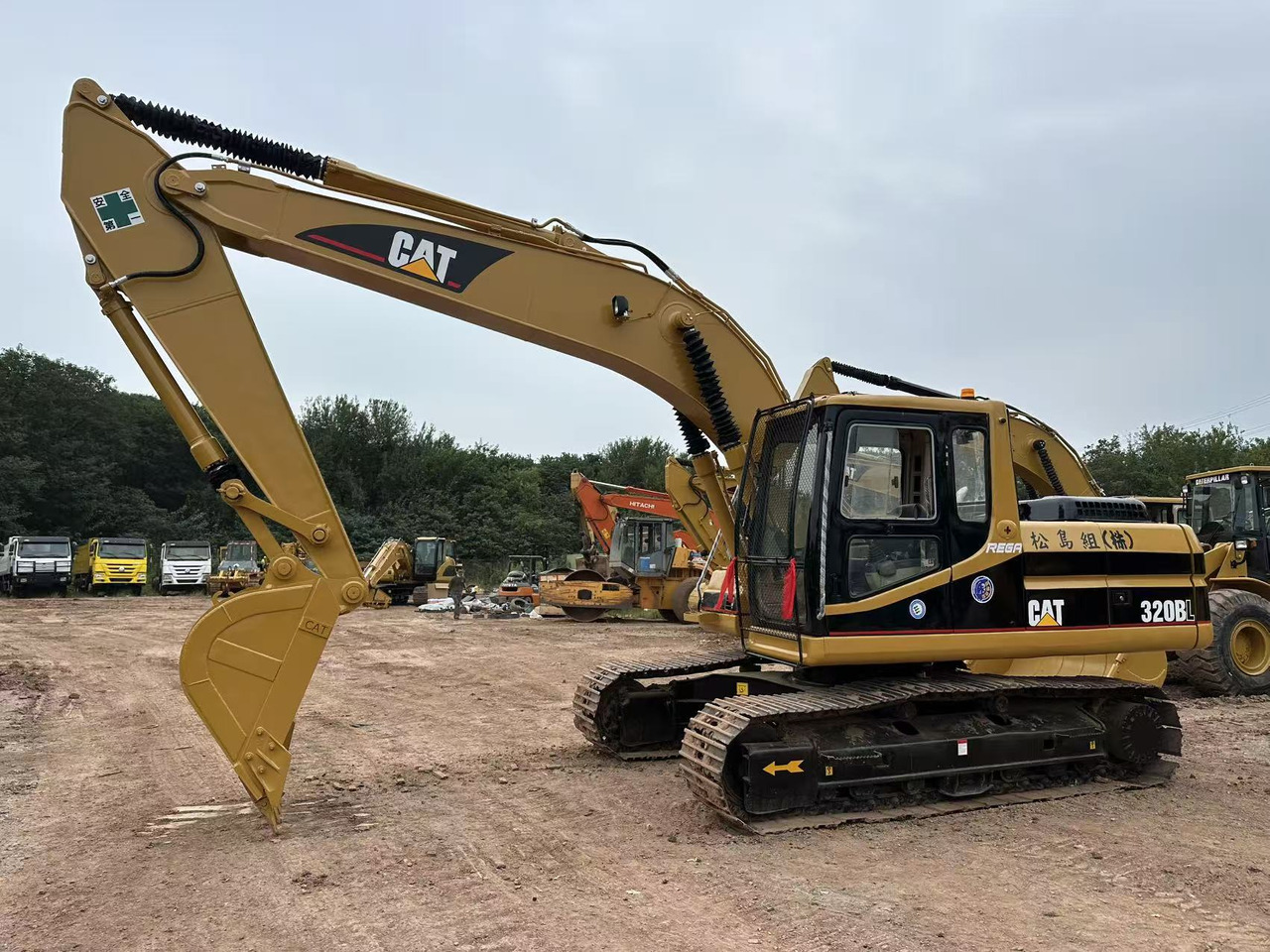 CATERPILLAR 320BL - Vikšrinis ekskavatorius: foto 1 CATERPILLAR 320BL - Vikšrinis ekskavatorius: foto 1