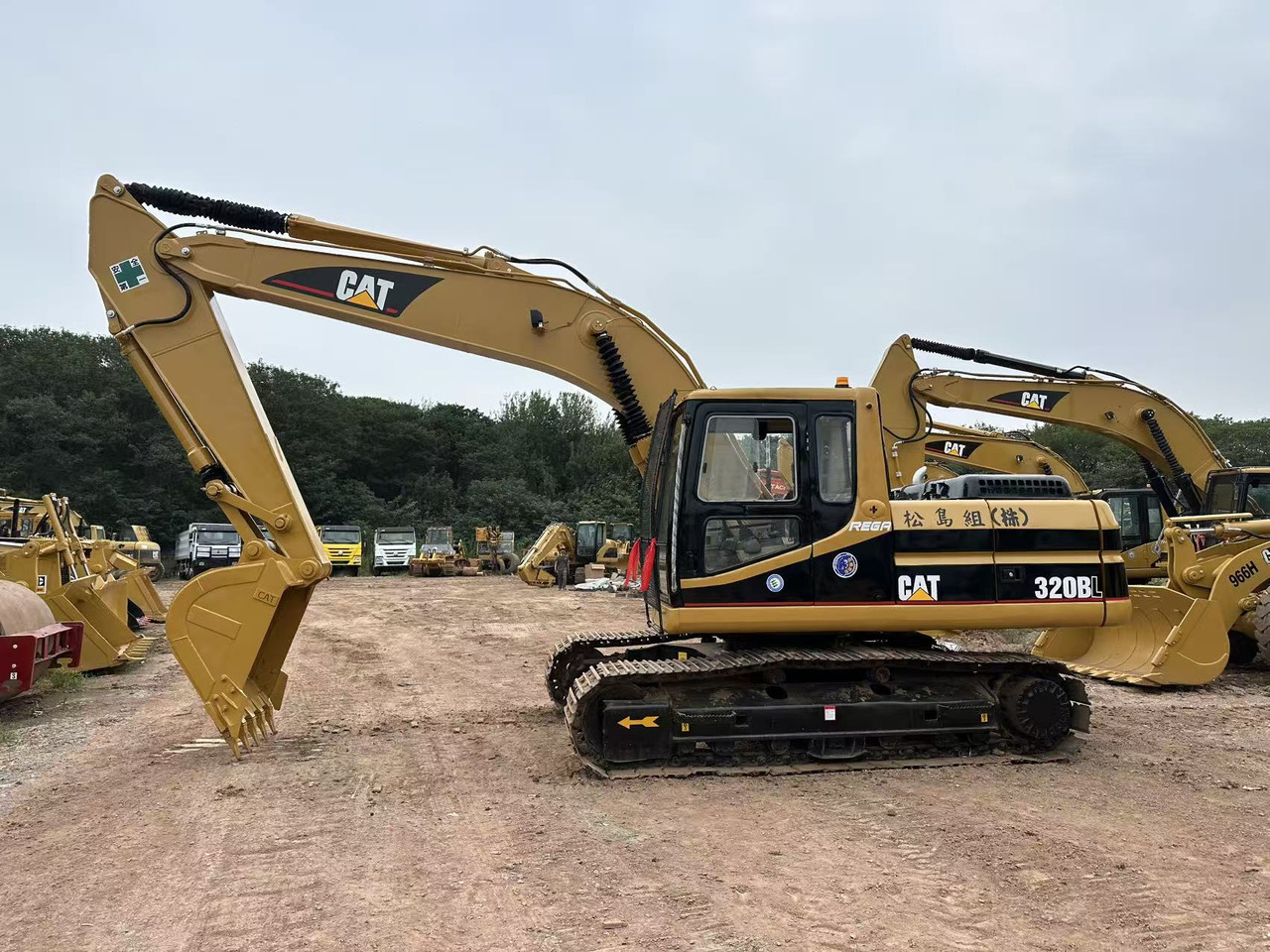 CATERPILLAR 320BL - Vikšrinis ekskavatorius: foto 1 CATERPILLAR 320BL - Vikšrinis ekskavatorius: foto 1
