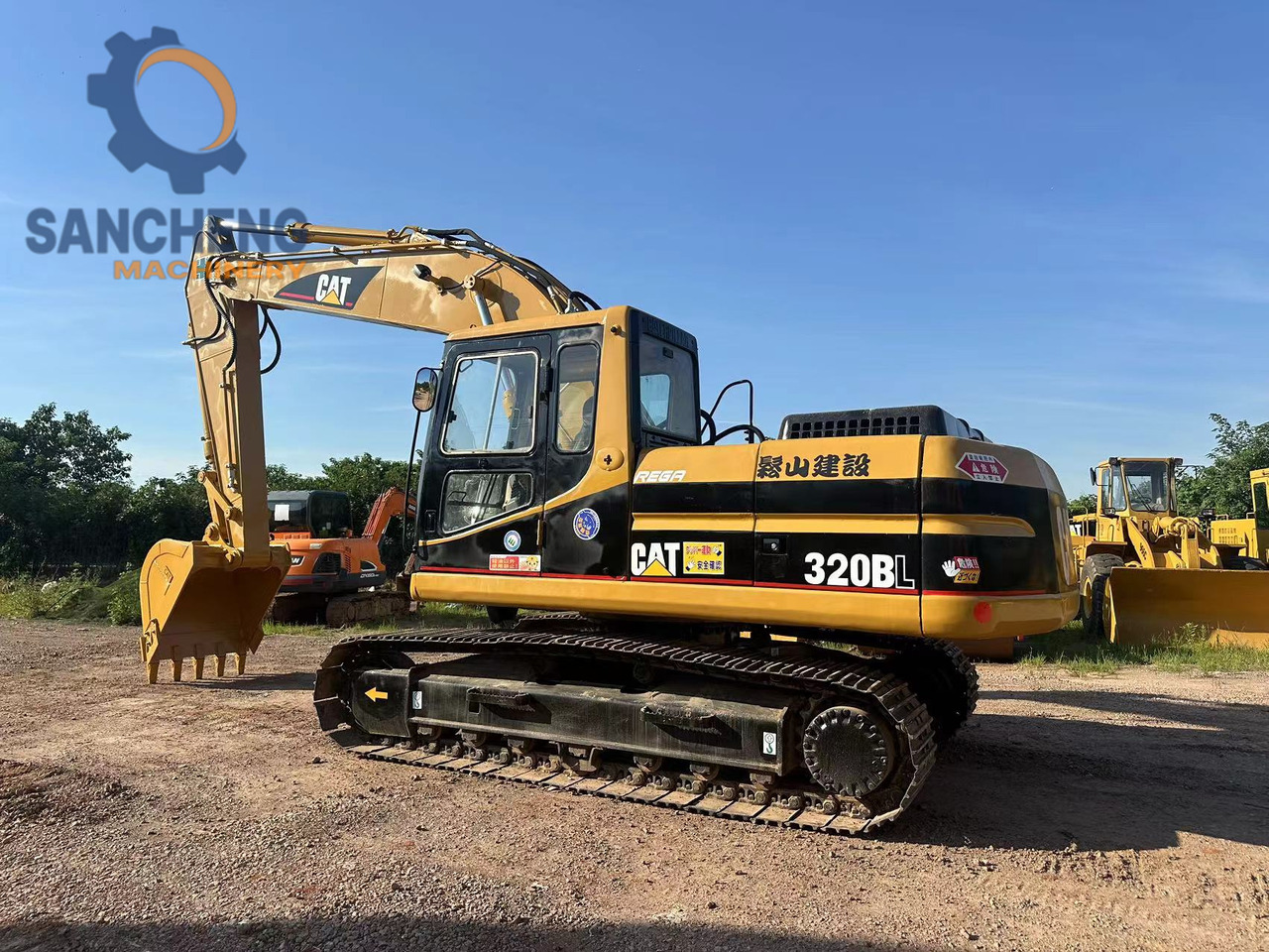 CATERPILLAR 320BL - Vikšrinis ekskavatorius: foto 1 CATERPILLAR 320BL - Vikšrinis ekskavatorius: foto 1