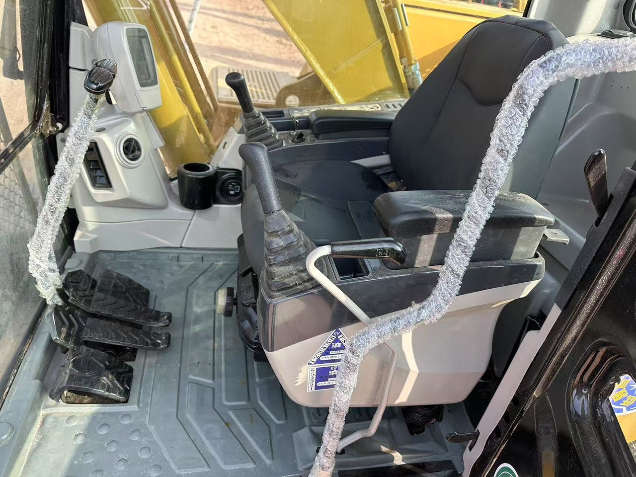 CATERPILLAR 320C - Vikšrinis ekskavatorius: foto 5 CATERPILLAR 320C - Vikšrinis ekskavatorius: foto 5