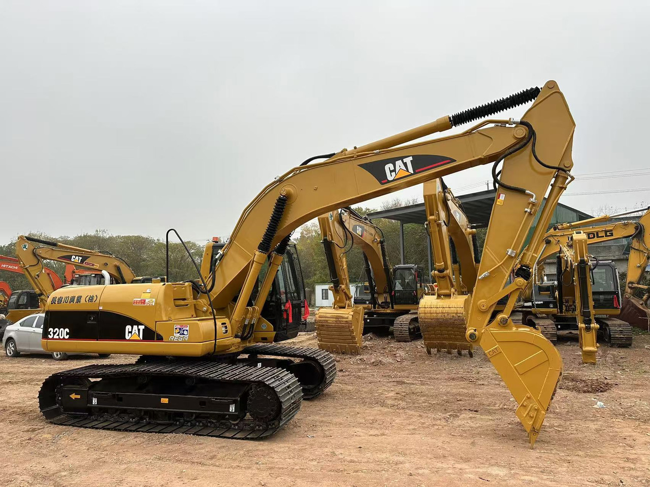 CATERPILLAR 320C - Vikšrinis ekskavatorius: foto 3 CATERPILLAR 320C - Vikšrinis ekskavatorius: foto 3