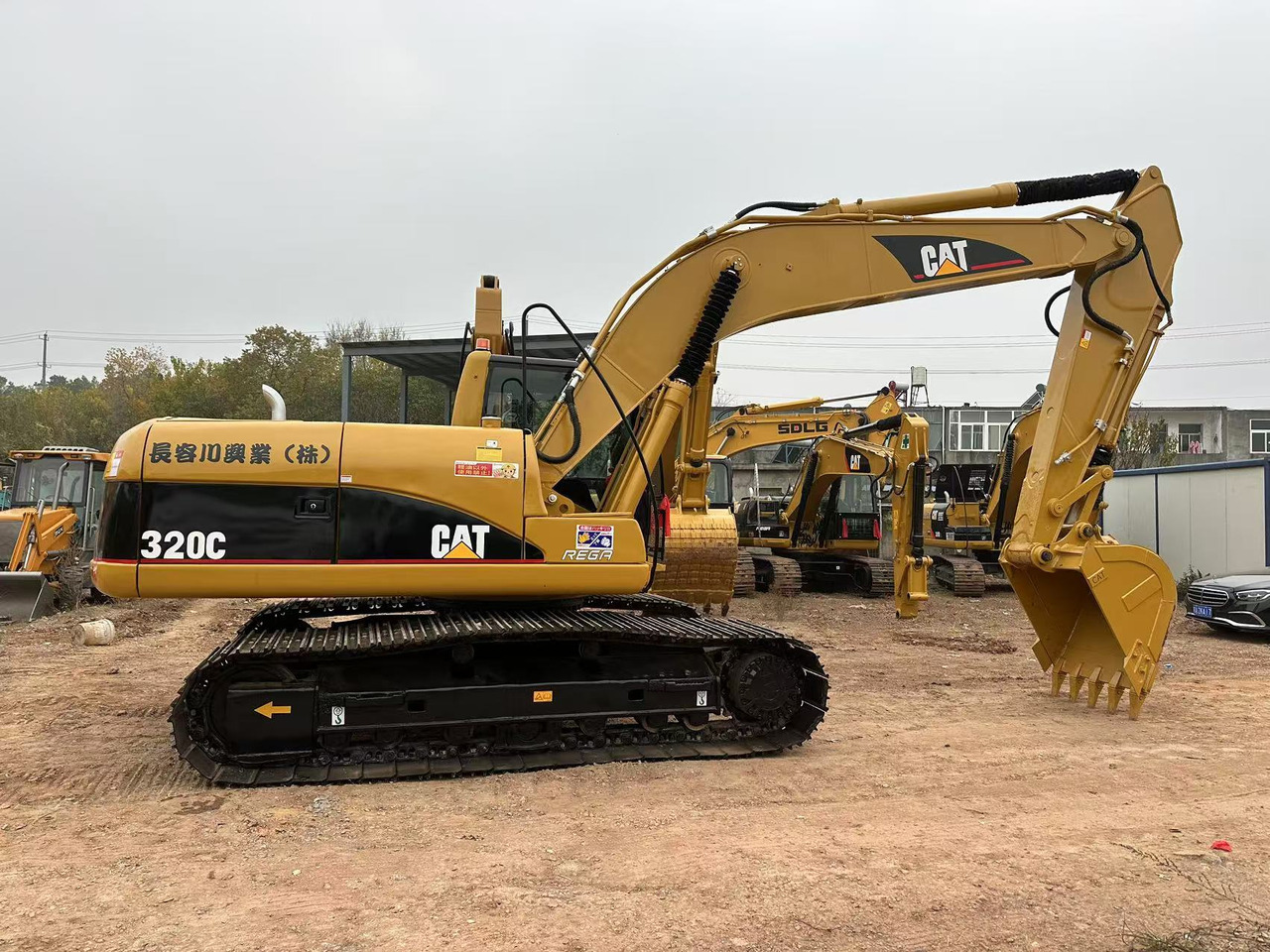 CATERPILLAR 320CL - Vikšrinis ekskavatorius: foto 1 CATERPILLAR 320CL - Vikšrinis ekskavatorius: foto 1