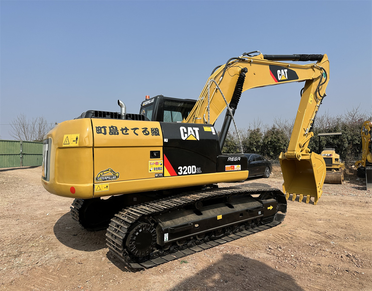 CATERPILLAR 320D2L - Vikšrinis ekskavatorius: foto 2 CATERPILLAR 320D2L - Vikšrinis ekskavatorius: foto 2