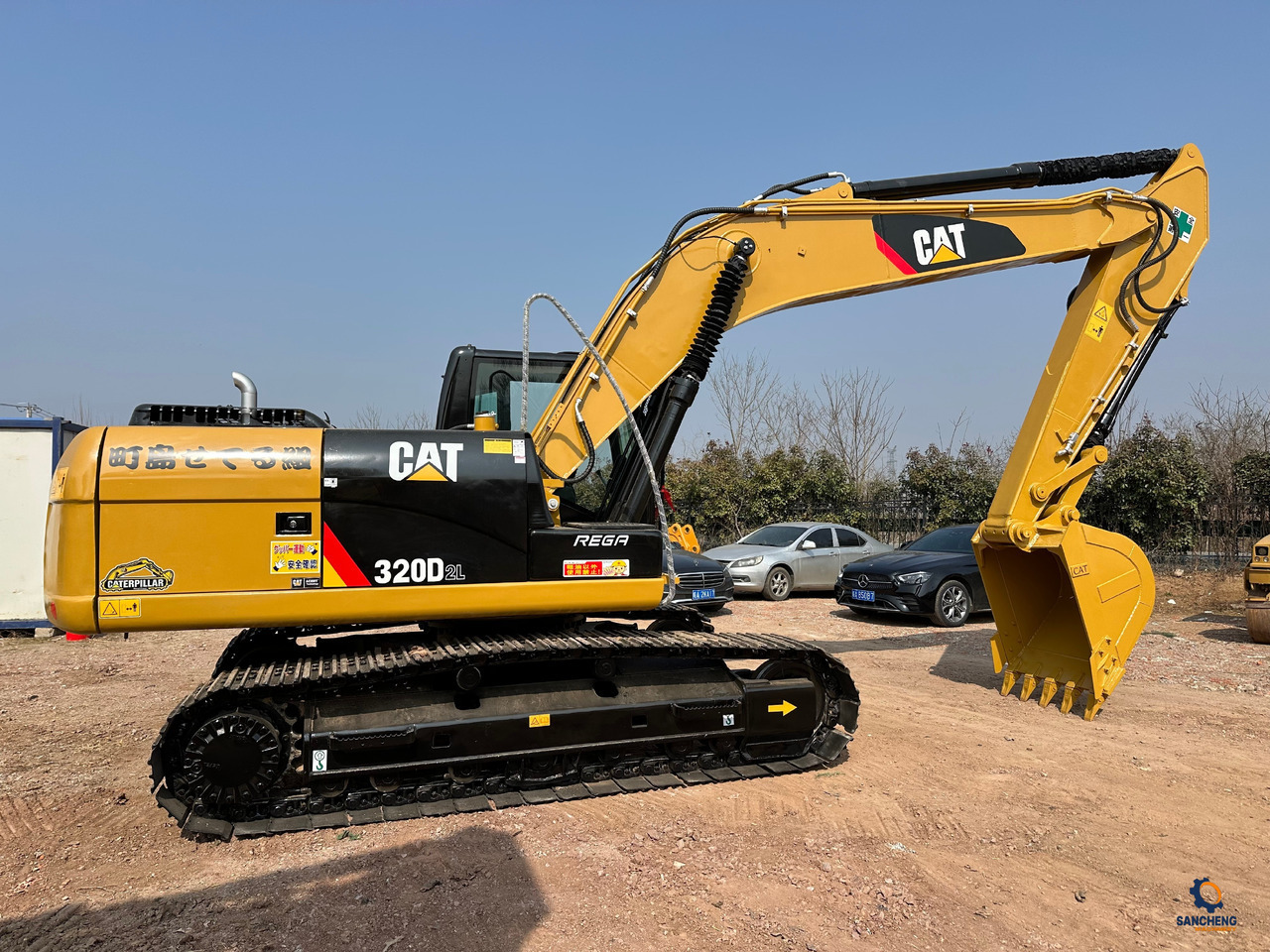 CATERPILLAR 320D2L - Vikšrinis ekskavatorius: foto 3 CATERPILLAR 320D2L - Vikšrinis ekskavatorius: foto 3