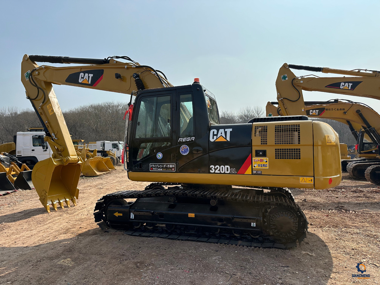 CATERPILLAR 320D2L - Vikšrinis ekskavatorius: foto 1 CATERPILLAR 320D2L - Vikšrinis ekskavatorius: foto 1