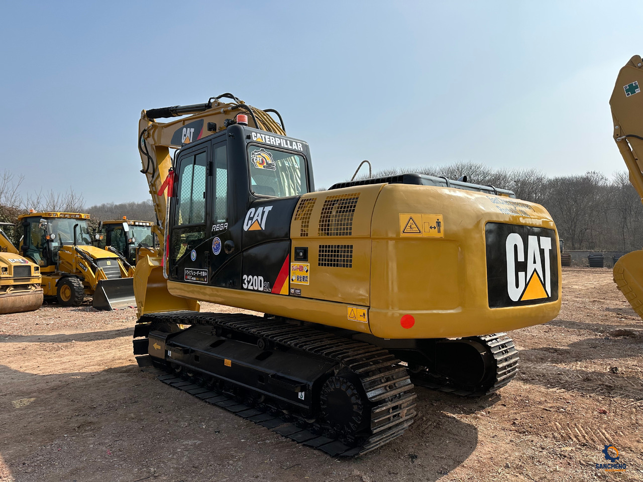 CATERPILLAR 320D2L - Vikšrinis ekskavatorius: foto 5 CATERPILLAR 320D2L - Vikšrinis ekskavatorius: foto 5