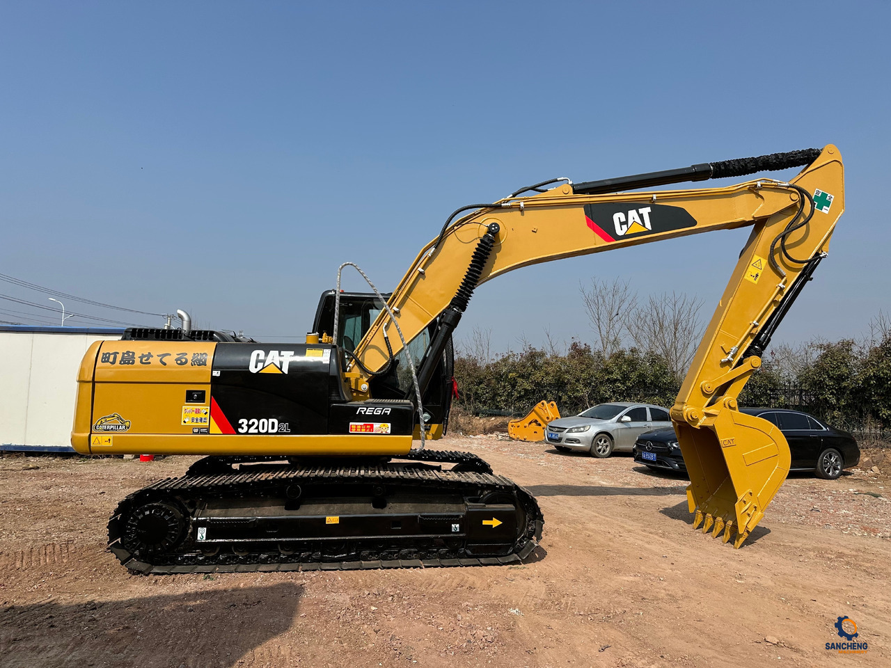 CATERPILLAR 320D2L - Vikšrinis ekskavatorius: foto 1 CATERPILLAR 320D2L - Vikšrinis ekskavatorius: foto 1