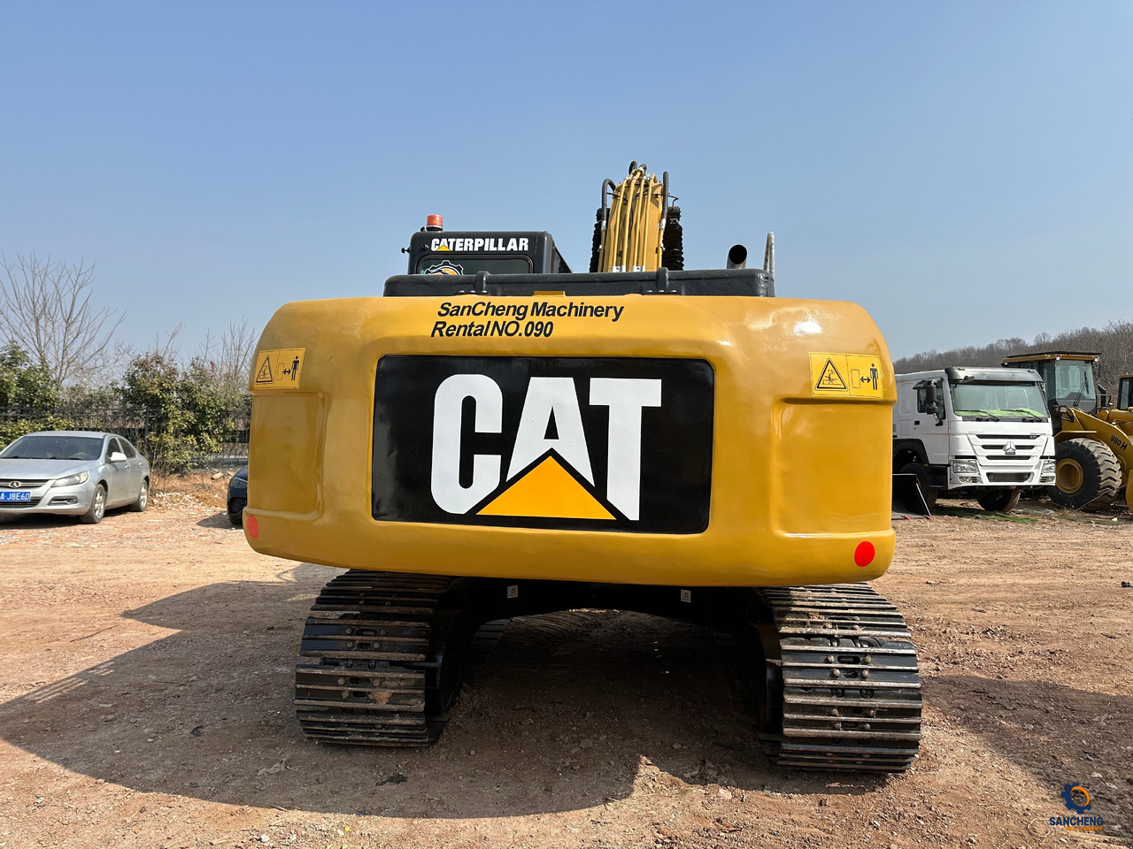 CATERPILLAR 320D2L - Vikšrinis ekskavatorius: foto 4 CATERPILLAR 320D2L - Vikšrinis ekskavatorius: foto 4