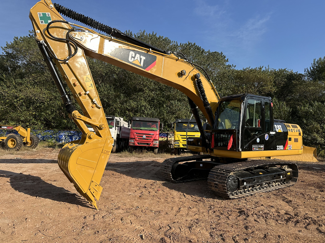 CATERPILLAR 320DL - Vikšrinis ekskavatorius: foto 3 CATERPILLAR 320DL - Vikšrinis ekskavatorius: foto 3