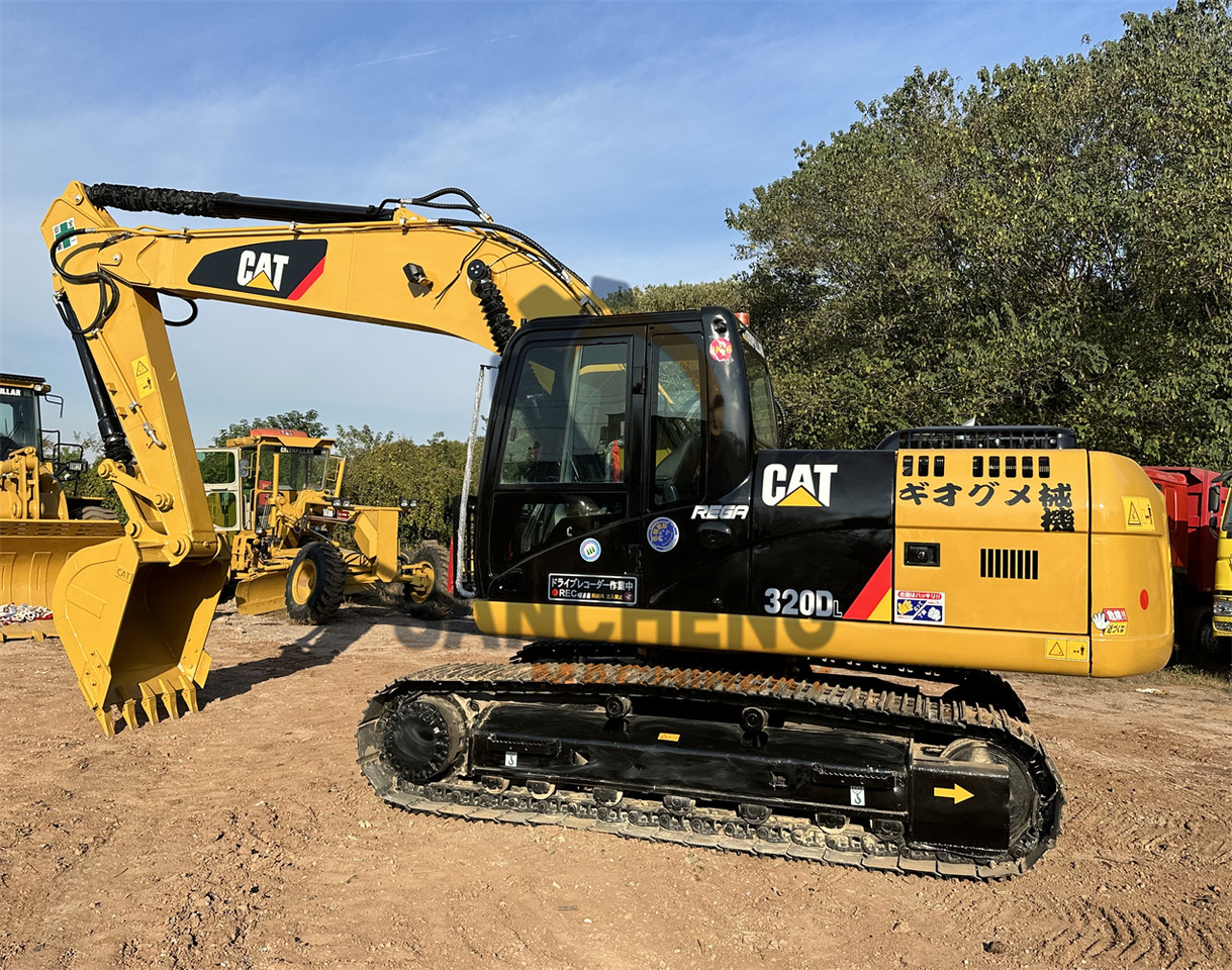 CATERPILLAR 320DL - Vikšrinis ekskavatorius: foto 3 CATERPILLAR 320DL - Vikšrinis ekskavatorius: foto 3