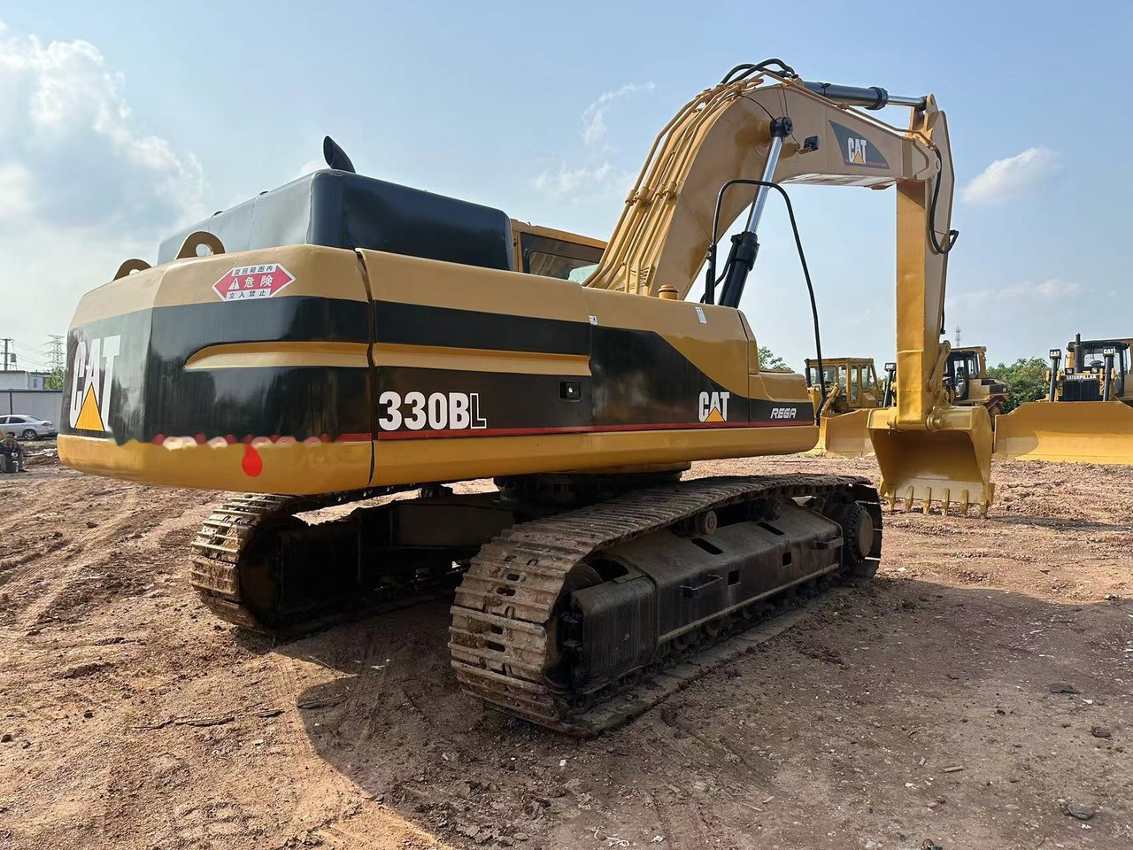 CATERPILLAR 330B - Vikšrinis ekskavatorius: foto 1 CATERPILLAR 330B - Vikšrinis ekskavatorius: foto 1